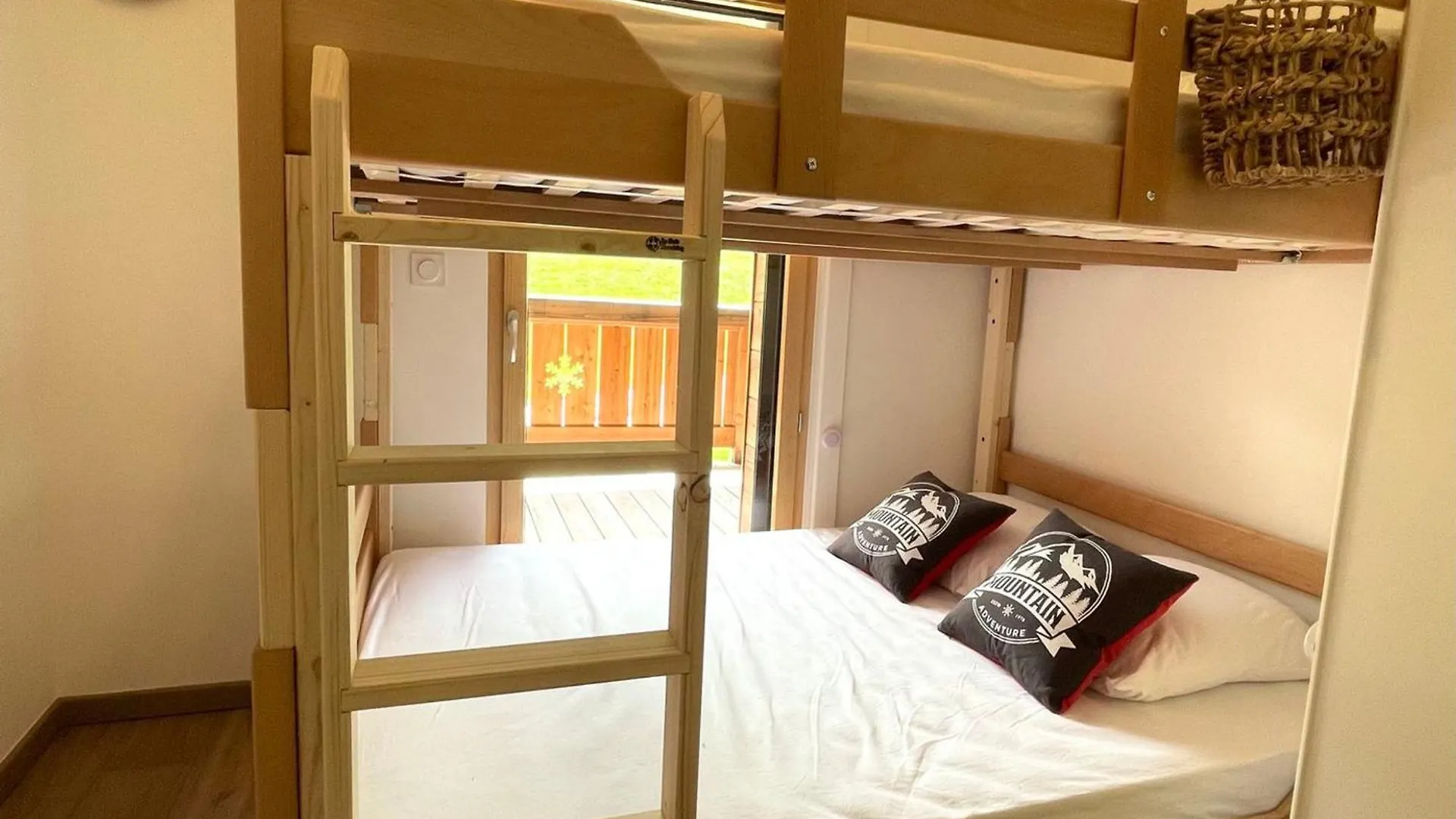 Appartement Neuf Sur Les Pistes Avec Parking Et Wifi - Fr-1-505-190 Notre-Dame-de-Bellecombe France